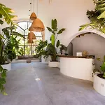 Hotel Ami-tai Luxury Honeymoon *