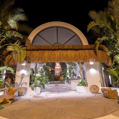 Ami-tai Luxury Honeymoon Hotel *