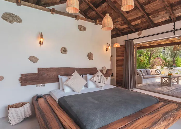 Hotel Ami-tai Luxury Honeymoon