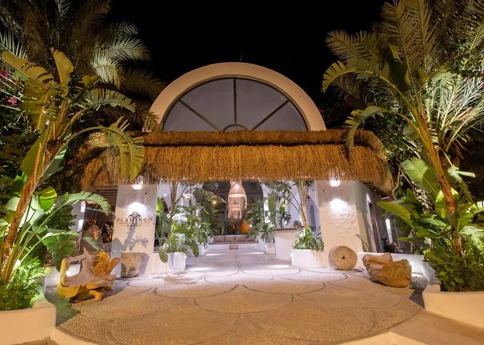 Ami-tai Luxury Honeymoon Hotel *