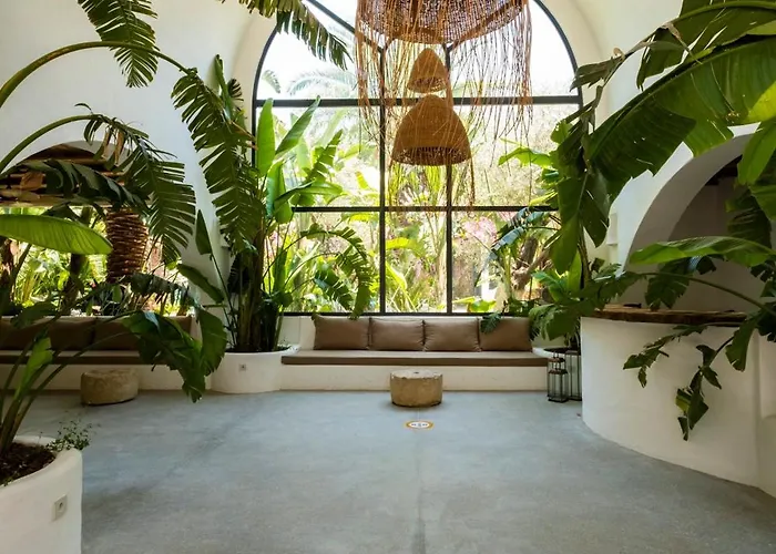 Ami-tai Luxury Honeymoon Hotel