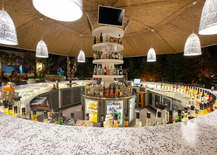 Ami-tai Luxury Honeymoon Hotel *